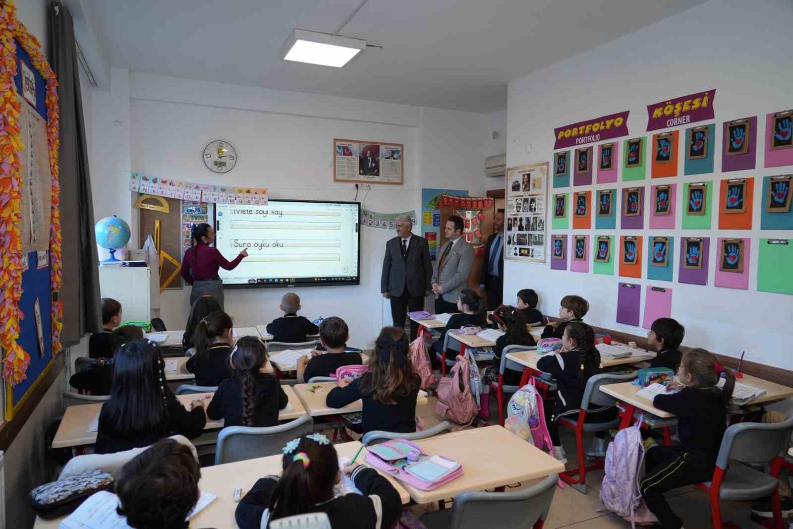 Milli Eğitim Müdürü Emre