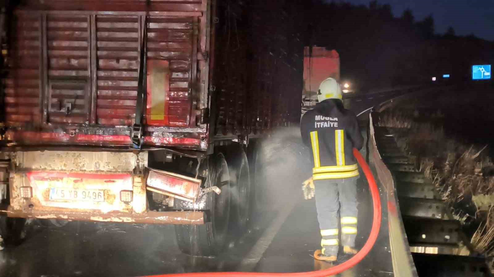 Muğla çevre yolunda seyir halinde