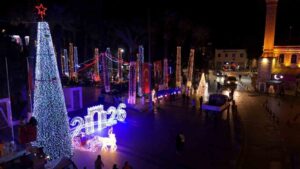 Meydanın ışıltısı fotoğraf karelerine yansıdı