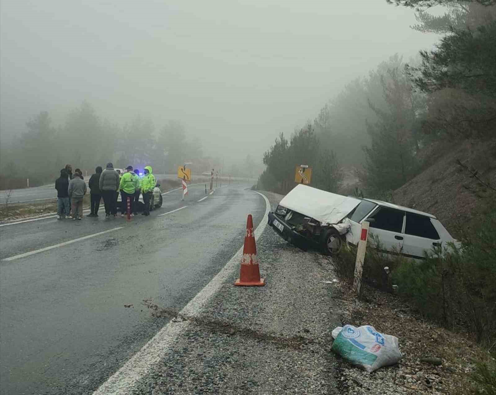 Muğla-Denizli karayolunda otobüs ile