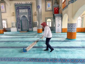 Bodrum camilerinde Ramazan temizliği