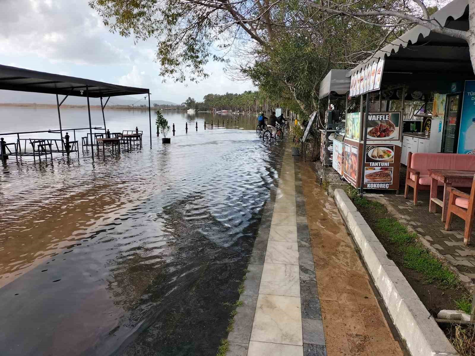 Muğla’nın Köyceğiz ilçesinde gölün
