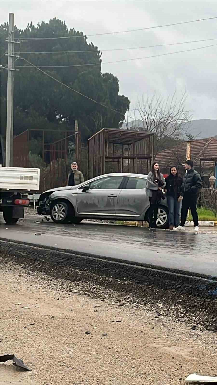 Marmaris’te otomobil ile motosiklet çarpıştı: 1 yaralı