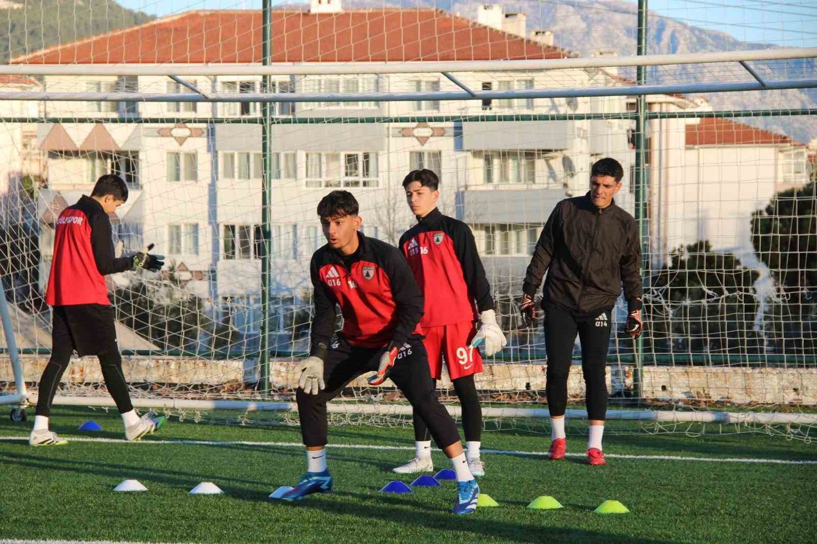 Muğlaspor, altyapıda başlattığı yapılanmayla