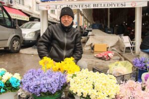 Nergisler Menteşe pazarına renk katıyor