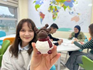 Uluslararası Gençlik Merkezi’nde sanat atölyeleri gençlerle buluşmaya devam ediyor