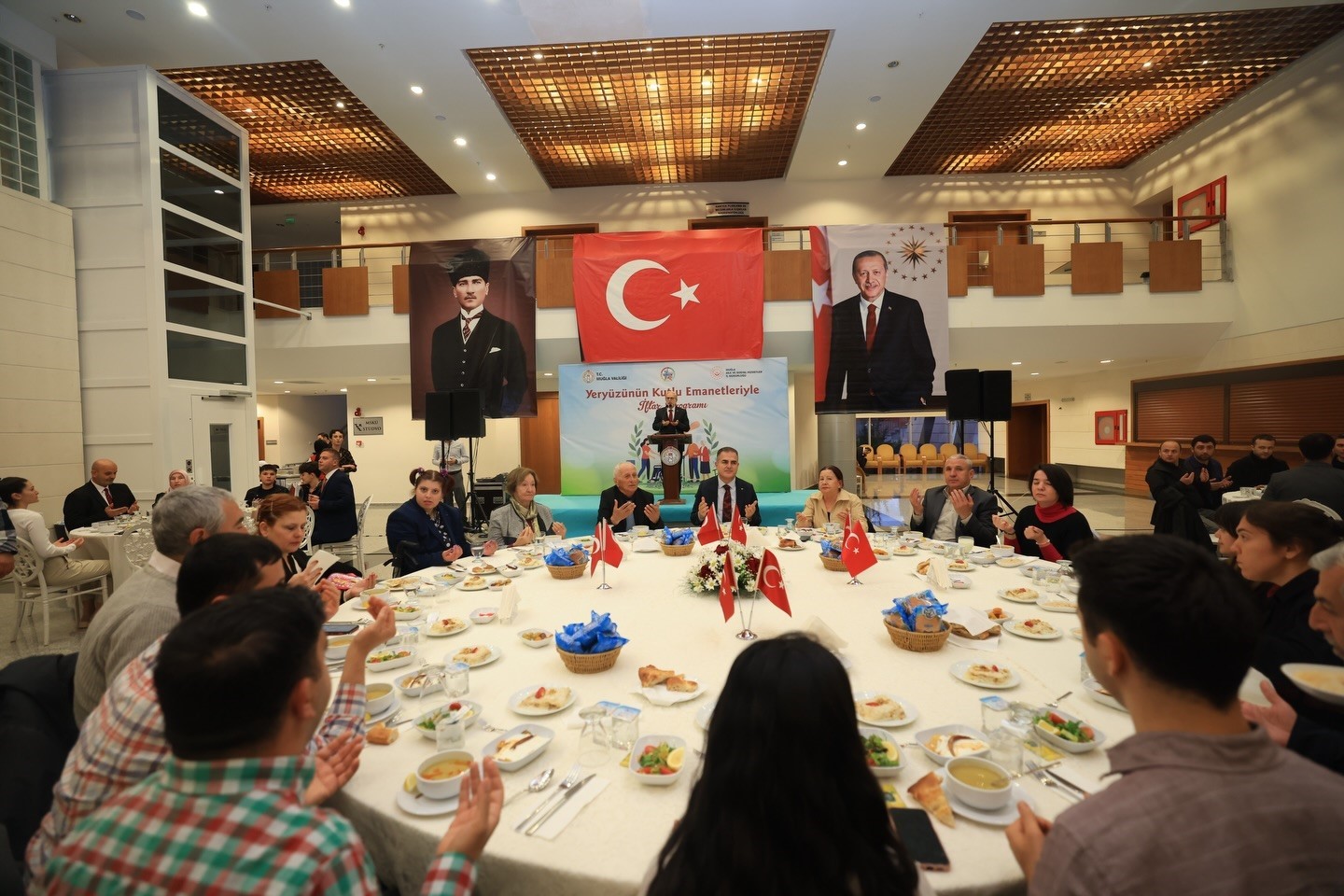 Muğla Valisi Dr. İdris Akbıyık,