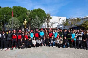 Bodrum’da öğrenciler deprem tatbikatında “çök-kapan-tutun” yaptı