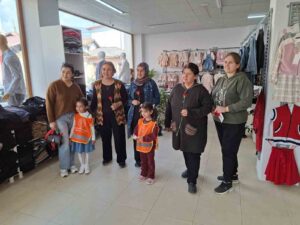 Köyceğiz’de minik öğrencilerden kadınlara anlamlı jest