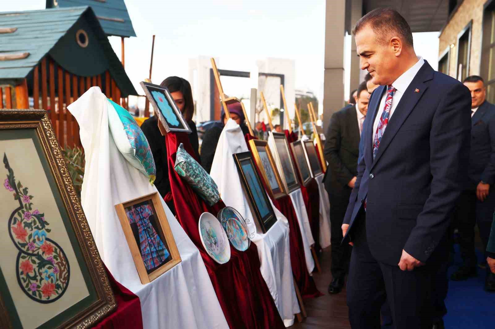 Yatağan Millet Bahçesinde Halk