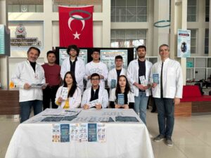 Tıp Fakültesi öğrencileri antibiyotik kullanımı hakkında bilgilendirdi