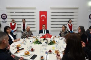 Vali Akbıyık, şehit aileleri, gaziler ile iftar sofrasında buluştu