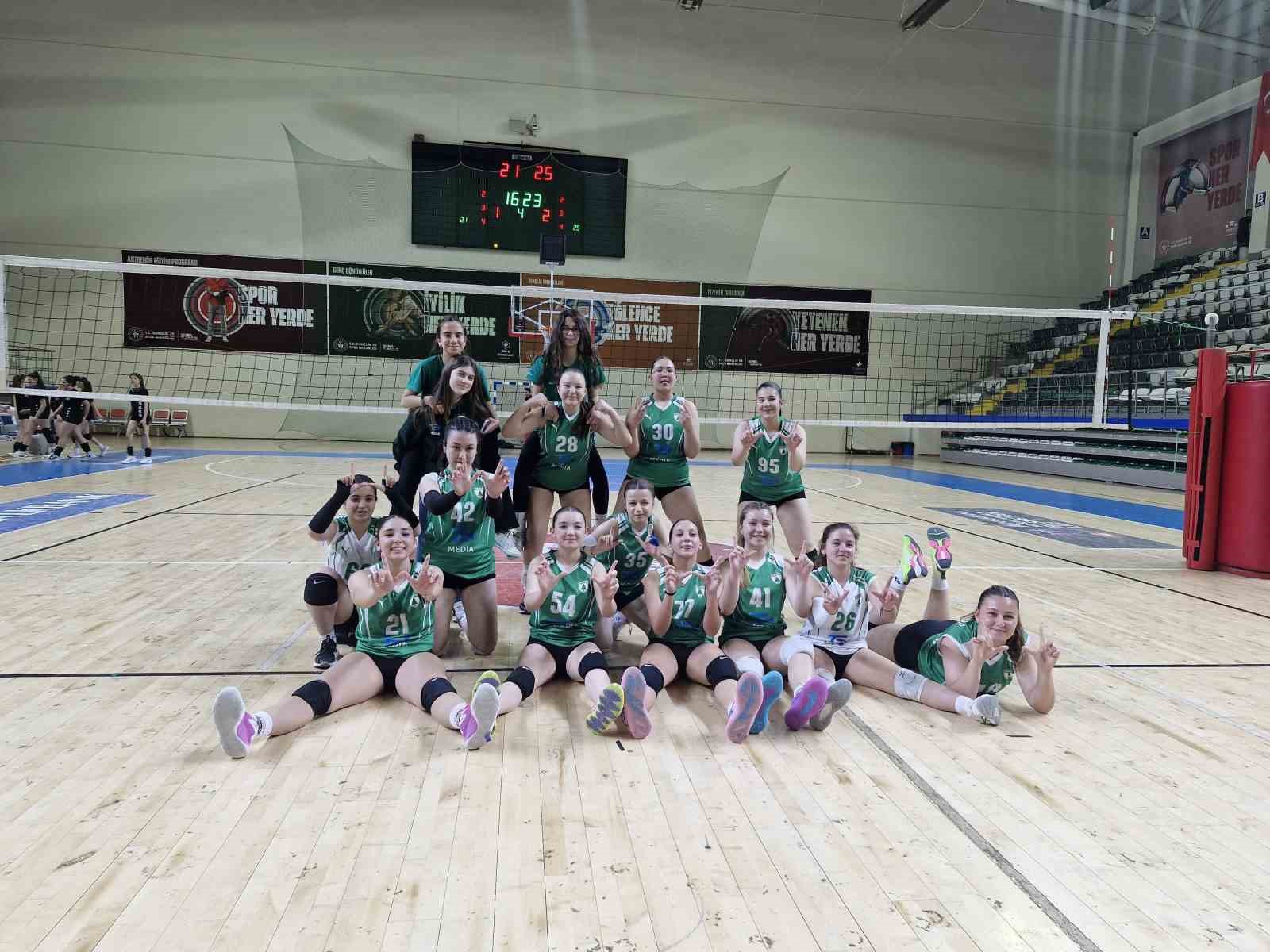 Muğlaspor Küçük Kızlar Voleybol Takımı,
