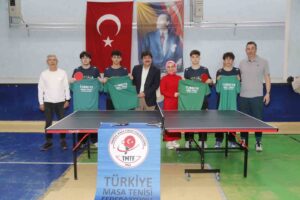 Türkiye üçüncüsü Menteşe Anadolu Lisesine federasyondan tenis masası