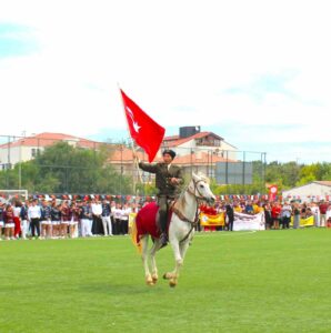 Datça’da atlı gösteri ayakta alkışlandı