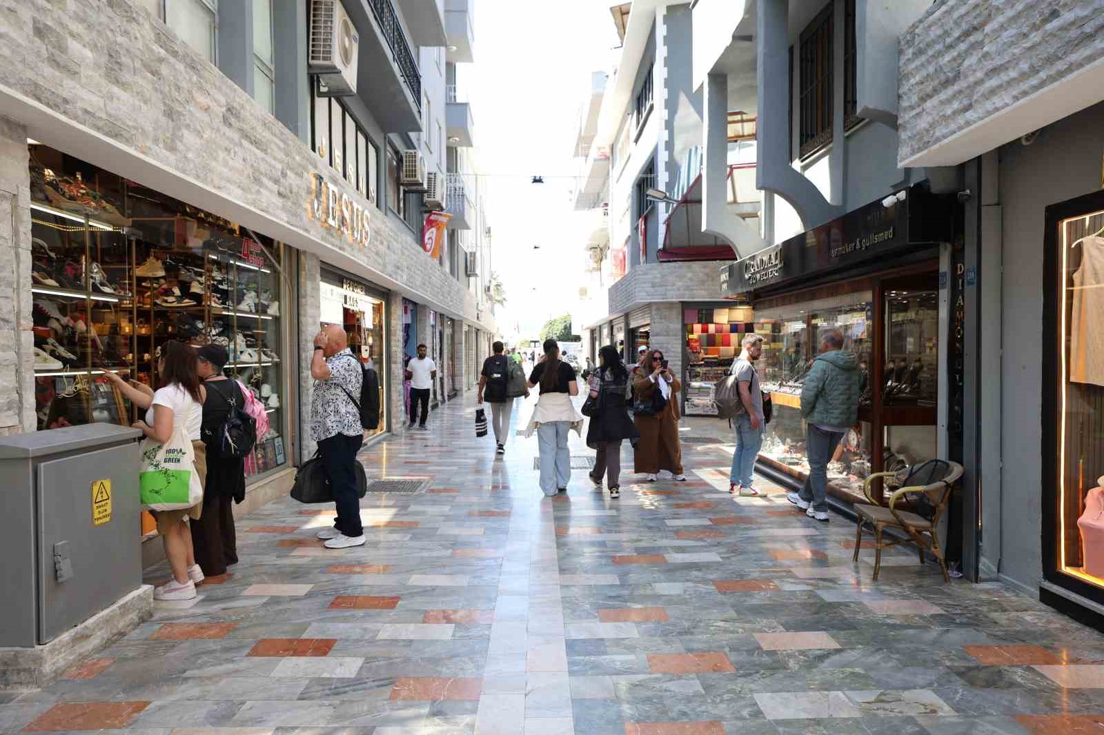 Marmaris Belediyesi’nin çarşıda gerçekleştirdiği dönüşüm