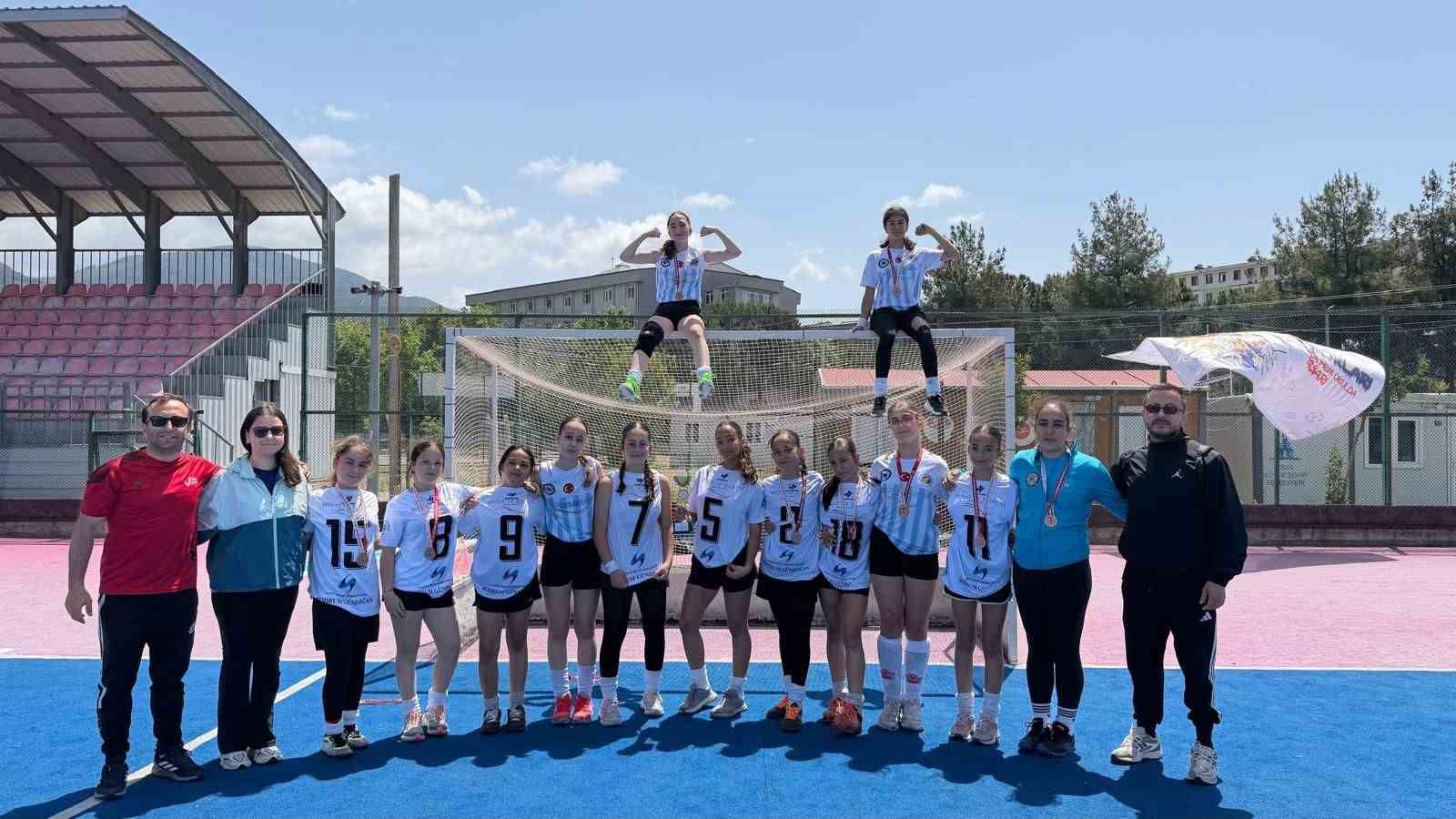 Osmaniye’de düzenlenen Okul Sporları