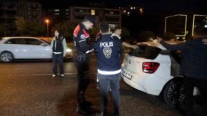 Muğla polisinden ’gece operasyonu’ gibi denetim