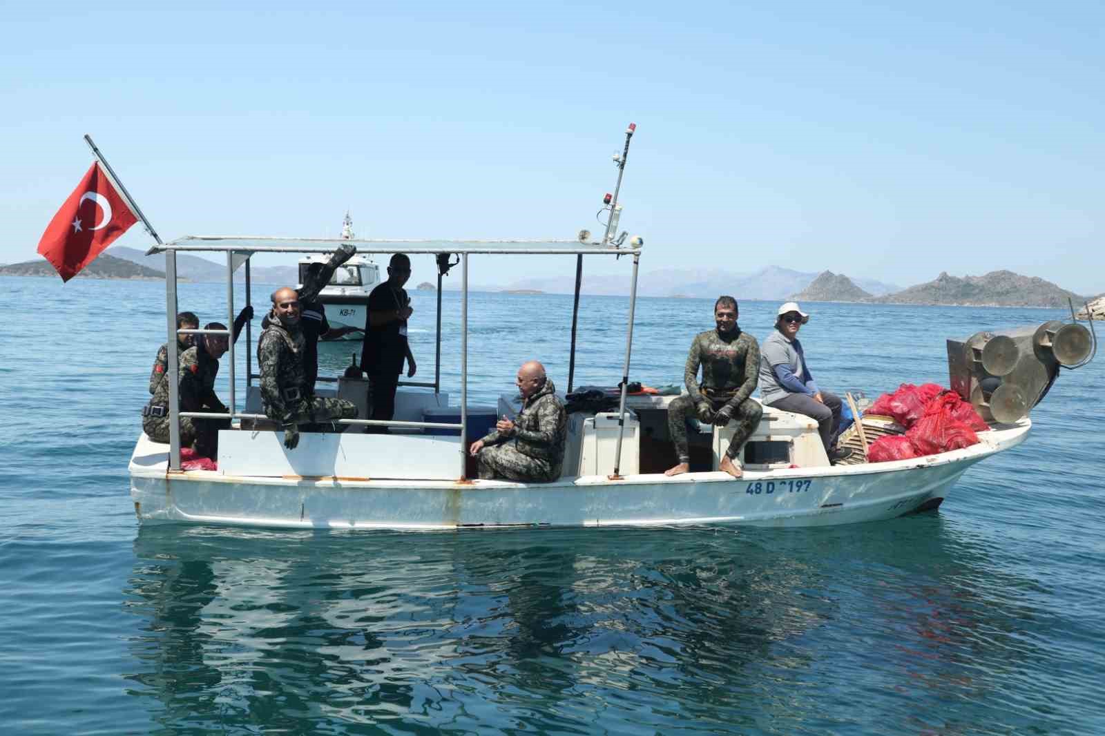 Bodrum Belediyesi tarafından denizlerin korunmasına