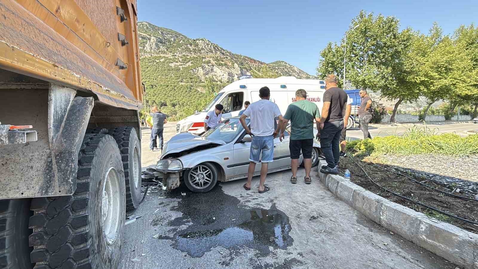 Muğla’nın Menteşe ilçesinde kamyona arkadan