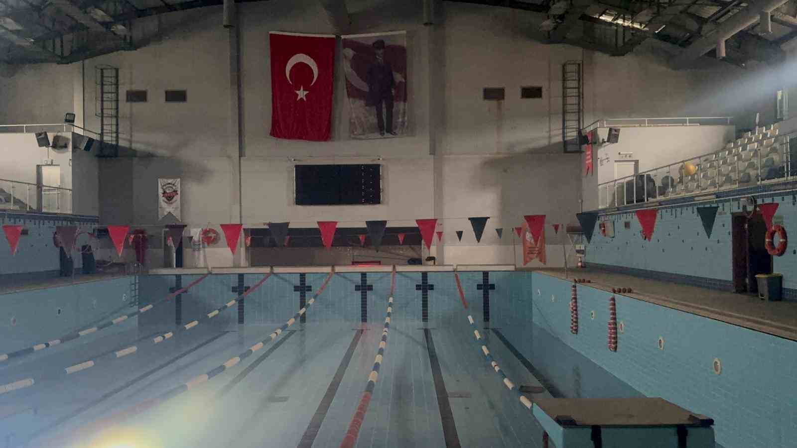 Marmaris Belediyesi’ne ait yüzme eğitim